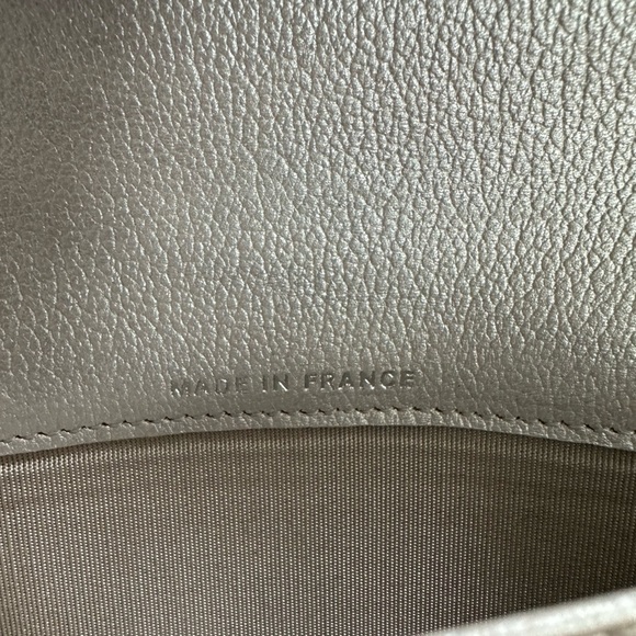 CHANEL Camelia Wallet Leather Silver CC - Picture 6 of 11